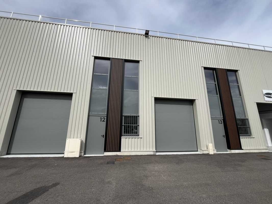 Découvrez ce local d'activités à la vente idéalem