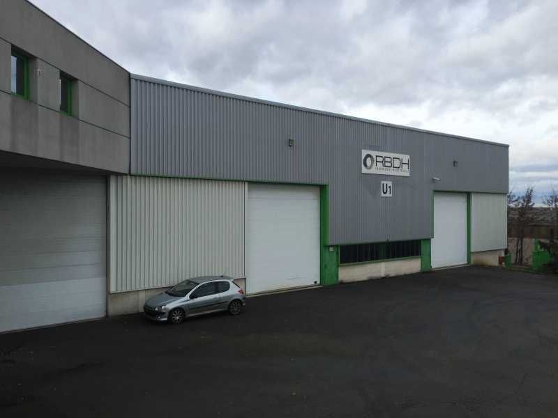 À LOUER - Bâtiment d'activités de 7 900 m² à Jass