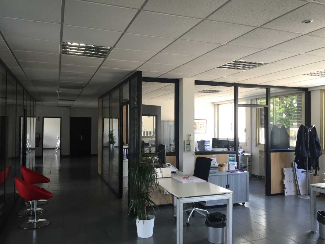 Bâtiment à louer - Local d'activités à la locatio