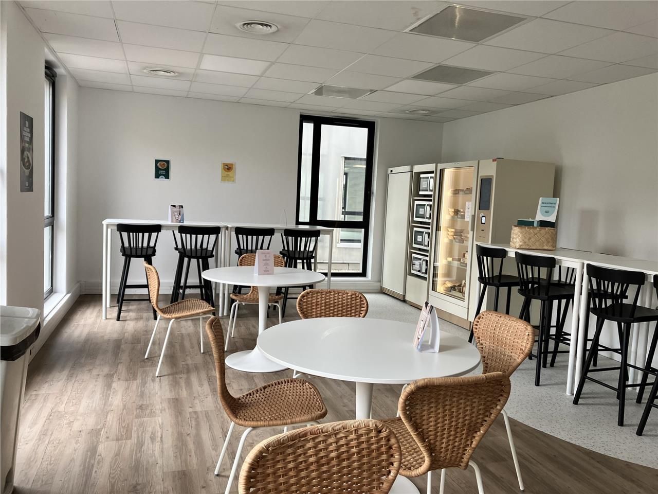 Situés à Villeurbanne, au sein de l'immeuble PIXE