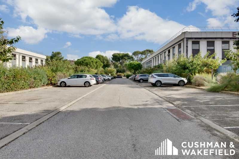 Situé au sein du parc tertiaire mixte Mileway Par