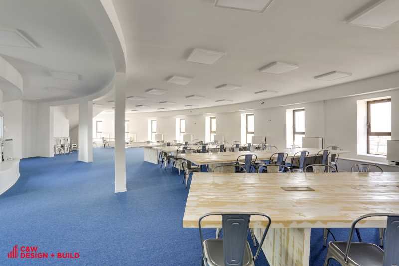 Immeuble atypique à l'architecture singulière tou