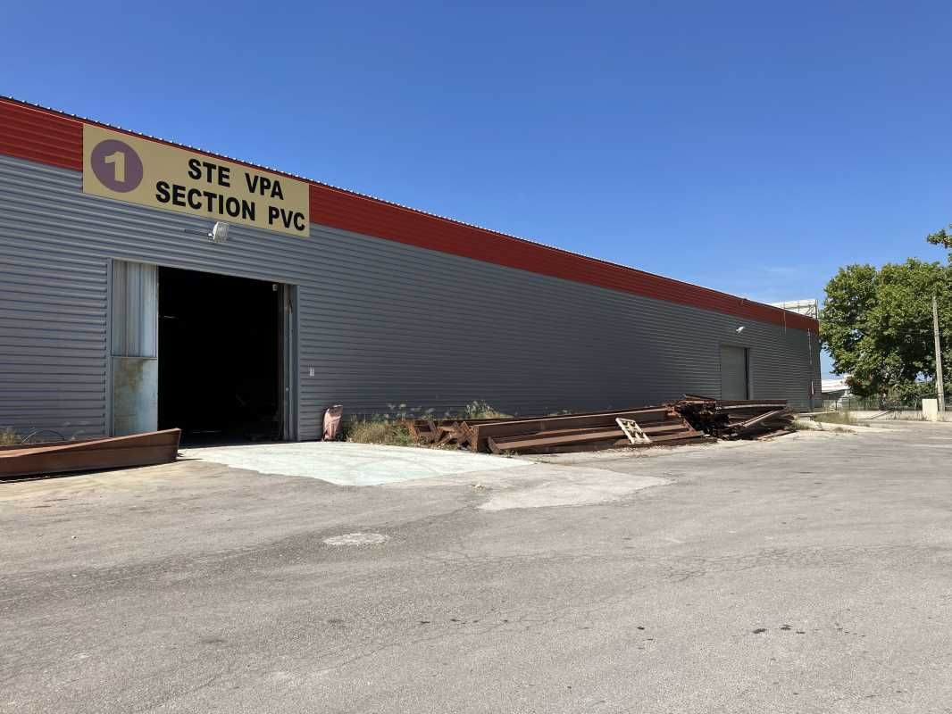 A LOUER - ENTREPÔT - PROXIMITÉ AÉROPORT MARIGNANE