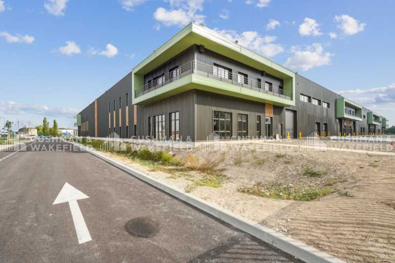 Locaux d'activités à louer à partir de 809 m² - G