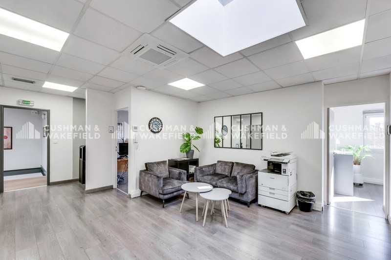 Rare - Immeuble indépendant  à vendre ou à louer 