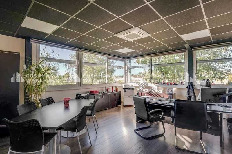 Rare - Immeuble indépendant  à vendre ou à louer 