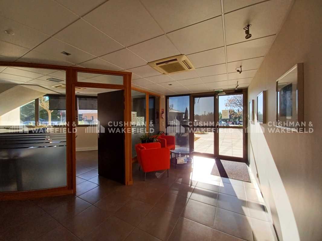 Rare à la location ! LE FORUM Immeuble en duplex 