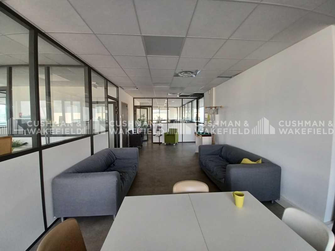 ESPACE MISTRAL D - Cushman & Wakefiled vous propo