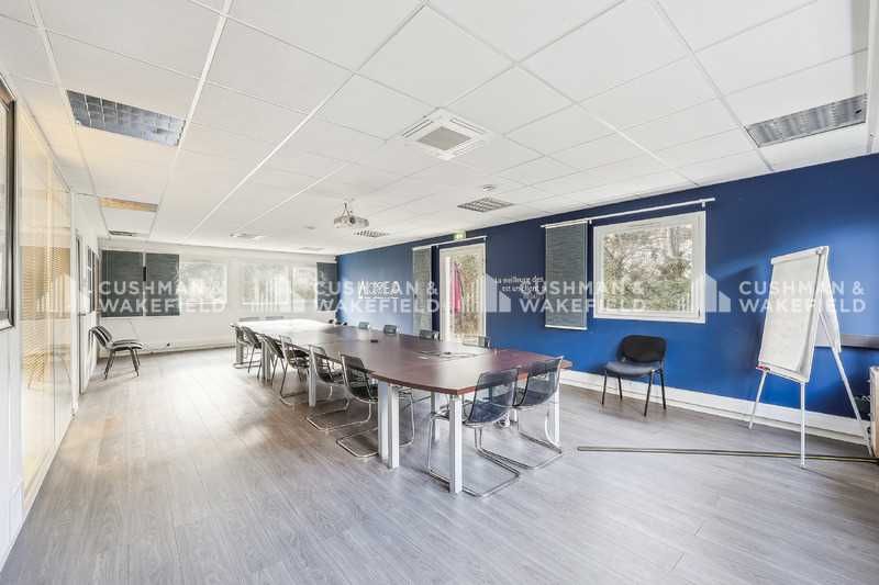 OPPORTUNITÉ À SAISIR - LE GRAND BOSQUET  Bureaux 