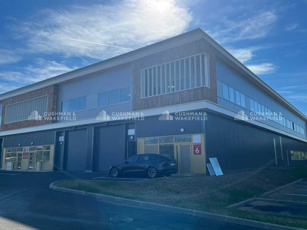 Parc d'activités neuf - Pays d'Aix   Situé au pie