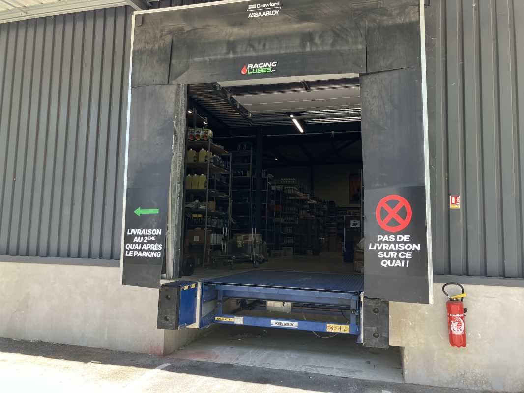 Offre à saisir - 762 m² de locaux industriels  à 