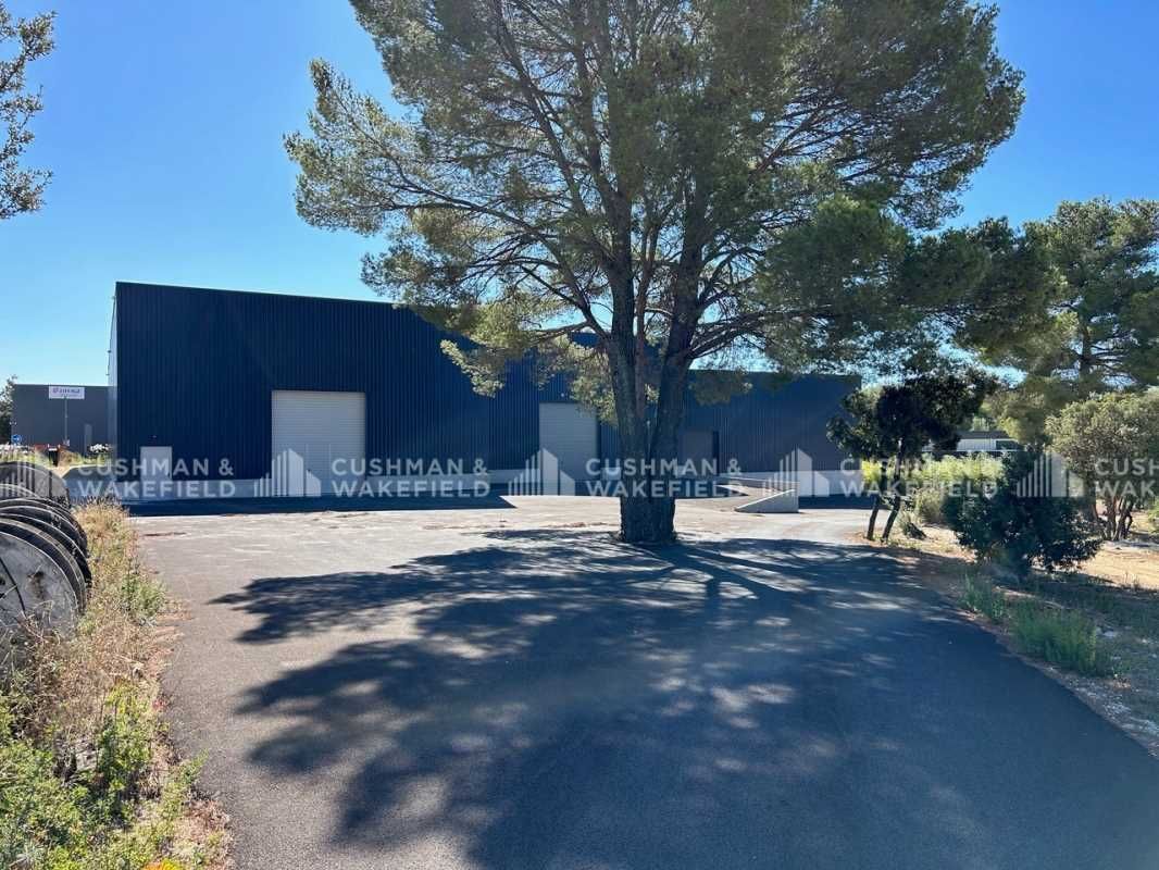 Local d'activités à louer - 83870 - Signes  L'age
