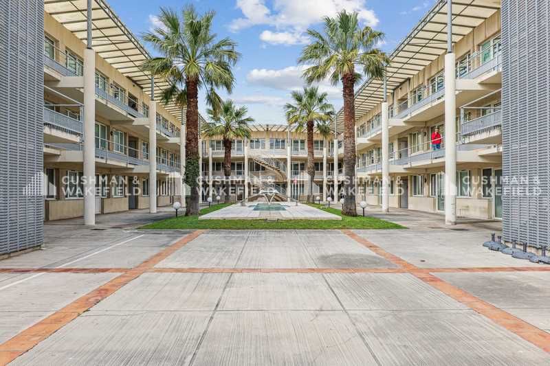 Située au coeur de la zone industrielle et tertia