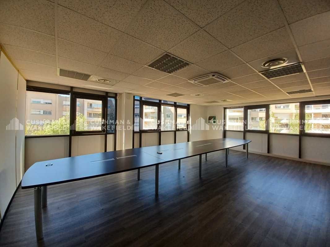 Bureaux proposés à la vente ou à la location dans