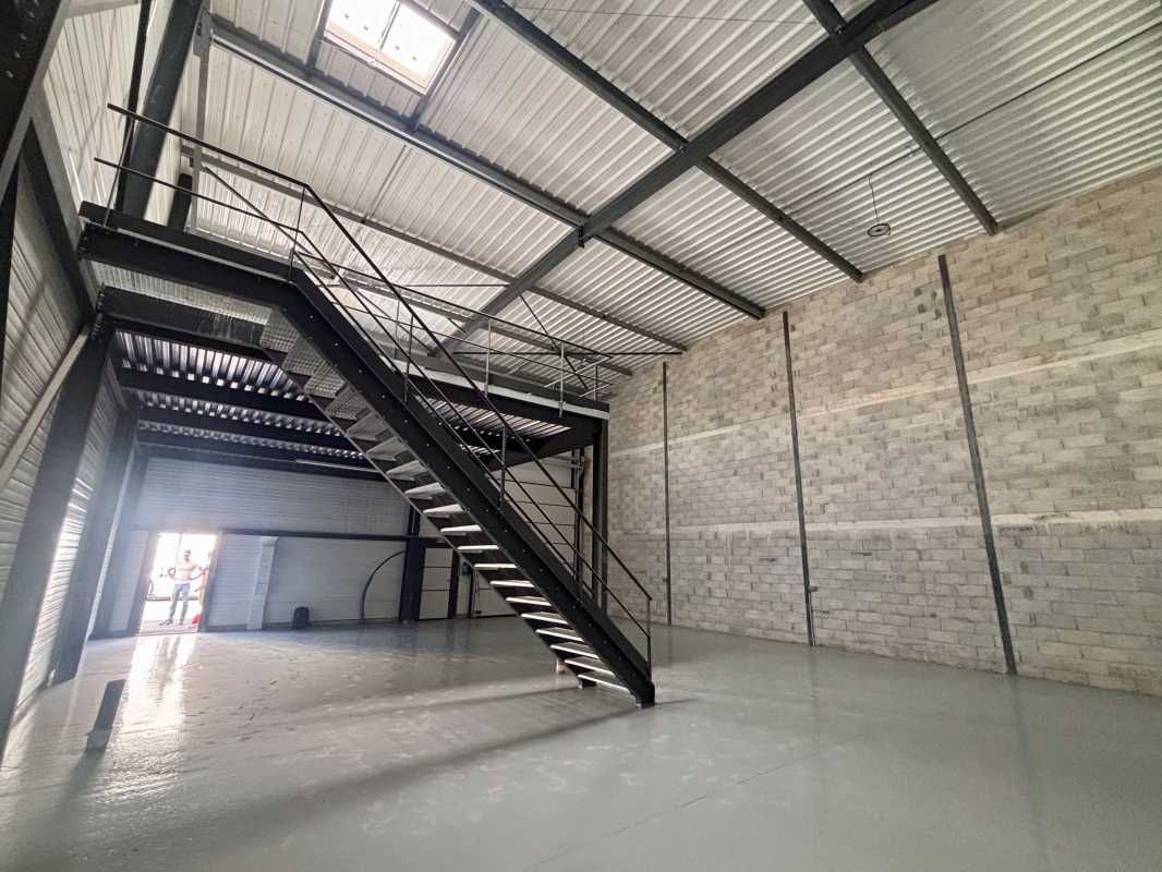 Local d'activités à louer - 83870 - Signes  L'age