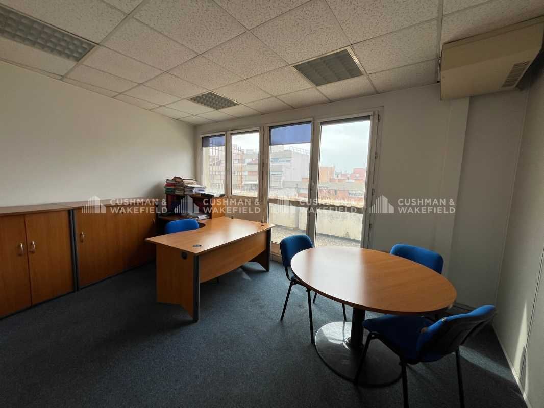 CUSHMAN & WAKEFIELD vous propose des Bureaux à lo