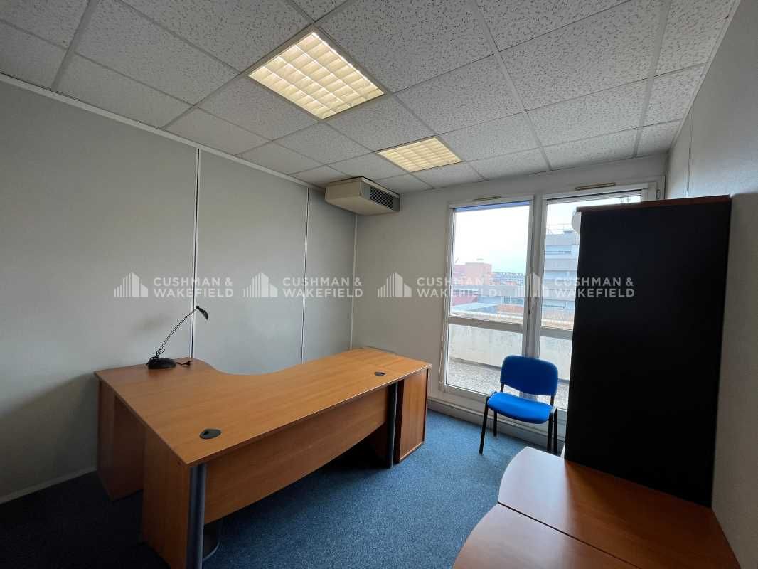 CUSHMAN & WAKEFIELD vous propose des Bureaux à lo