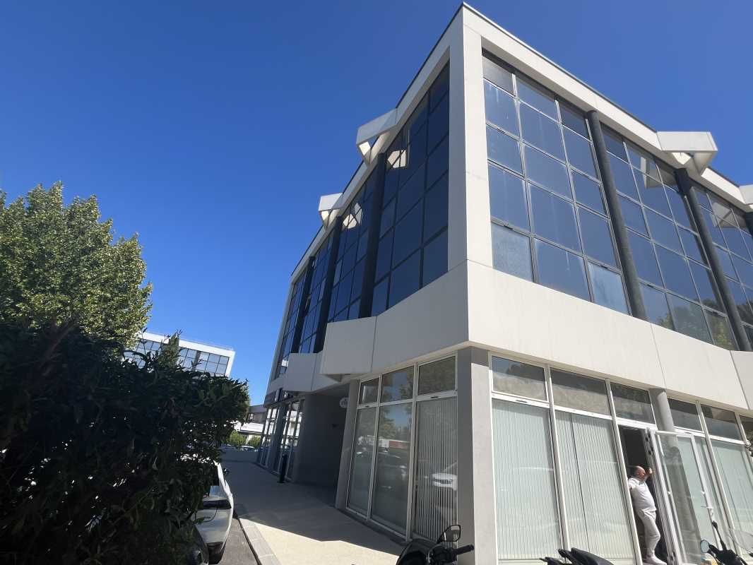 À louer, bureaux rénovés et fonctionnels au sein 