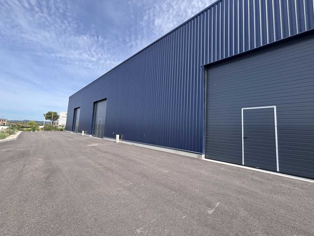 Découvrez un nouveau programme d'entrepôts modern