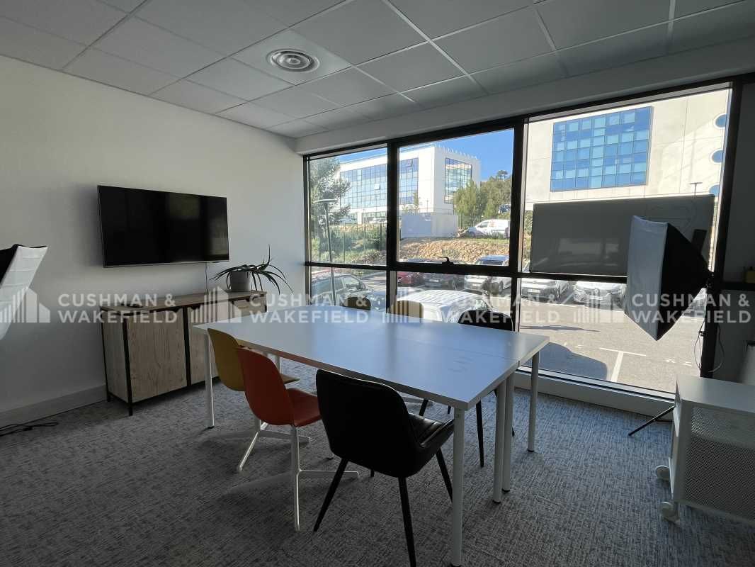 À louer : surfaces de bureaux à La Ciotat, au sei