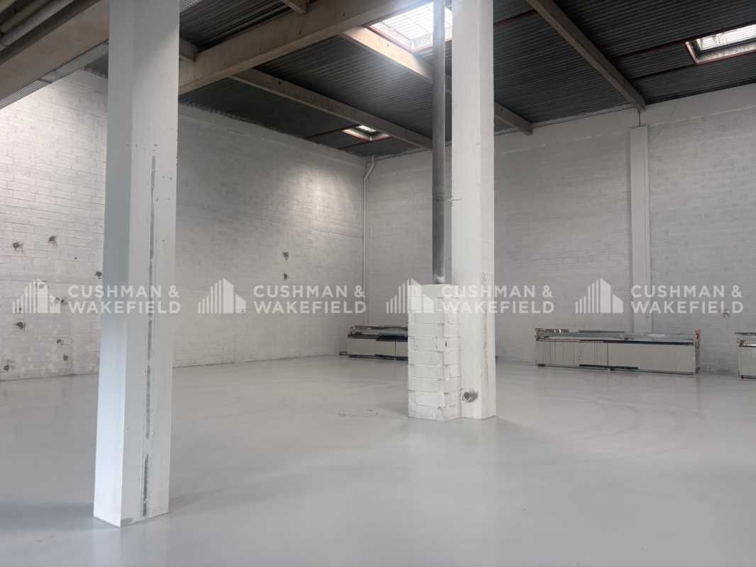 À louer - Local d'activités rénové à Vitrolles (1