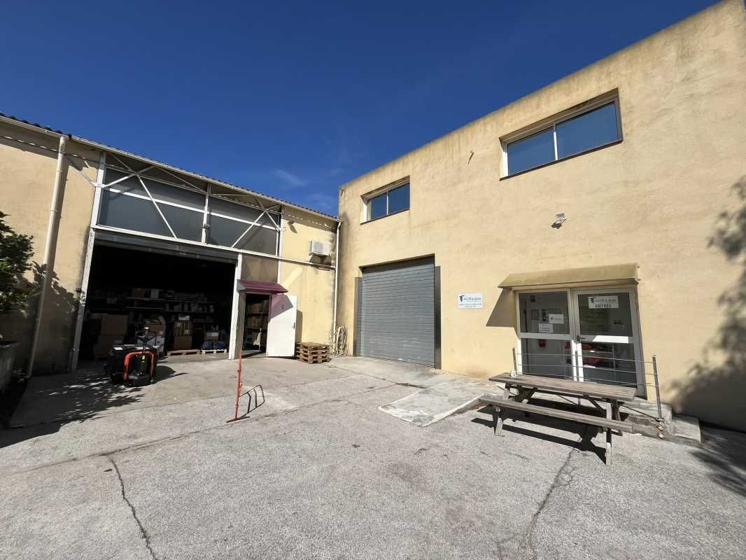 Local d'activités à vendre ou à louer - 83500 - L
