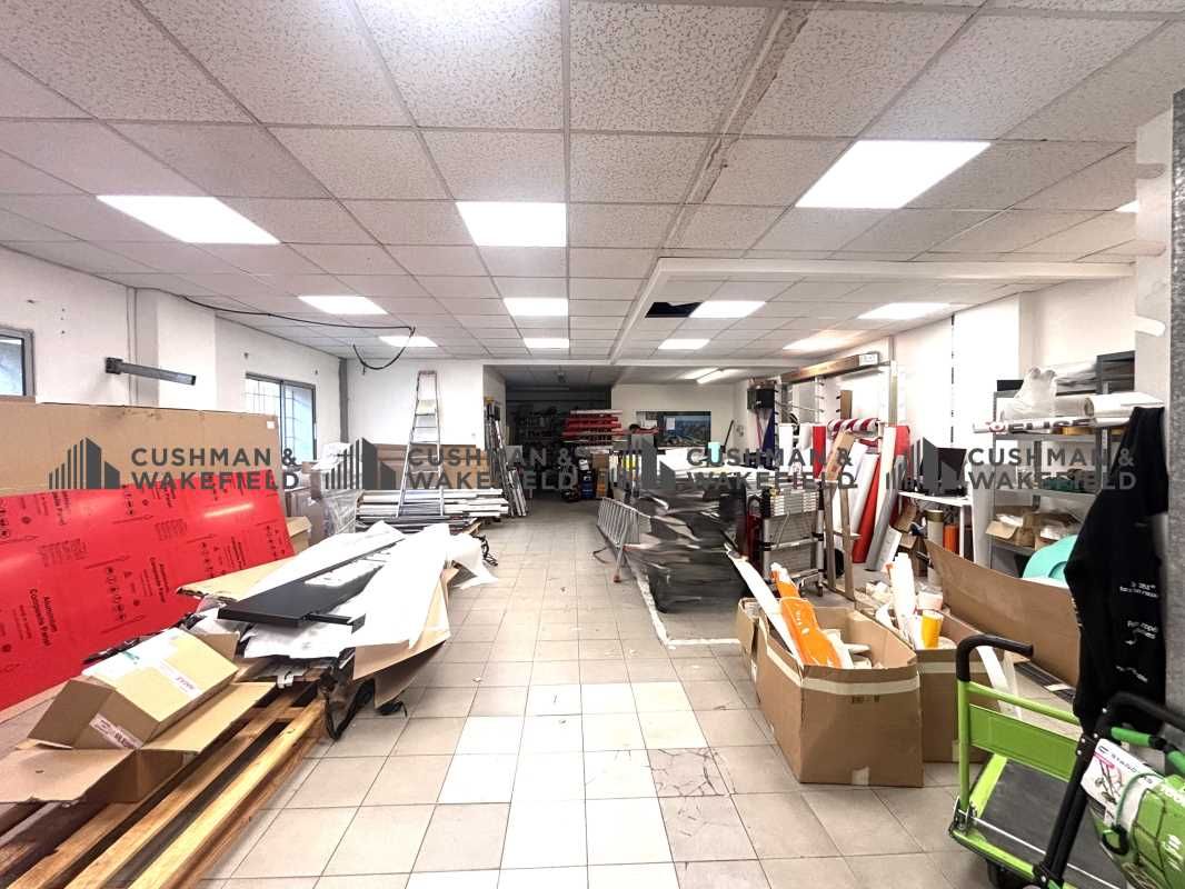 Situé au sein d'un parc d'activités dynamique du 