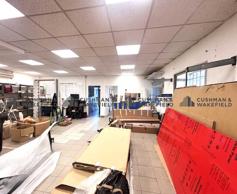 Situé au sein d'un parc d'activités dynamique du 