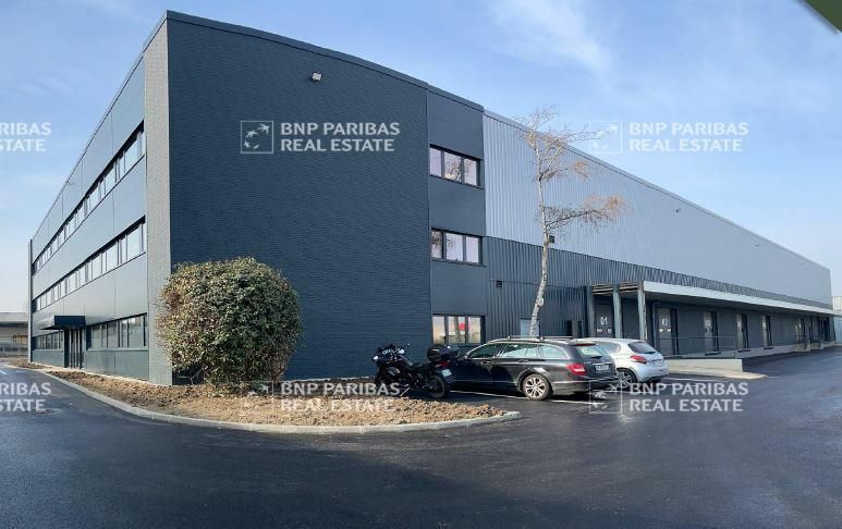 6715 m² pour ce activité en location à Bobigny