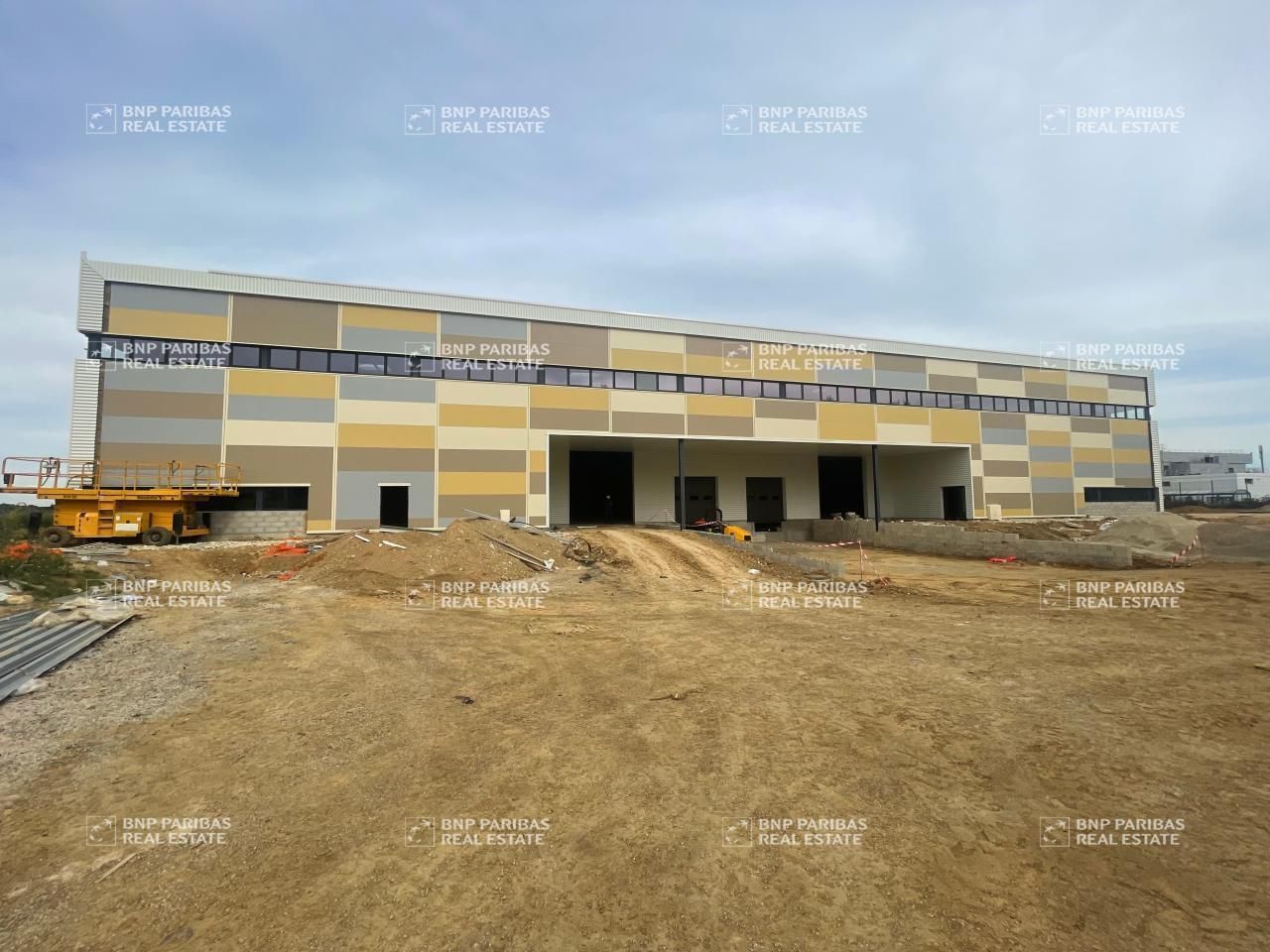 6158 m² pour ce pme-pmi en location à Plaisir