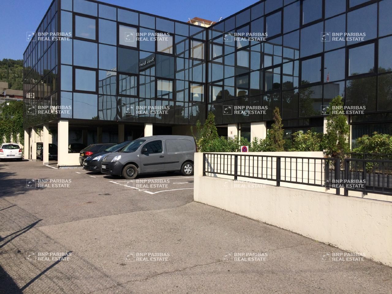 387 m² pour ce bureaux en location à Mougins