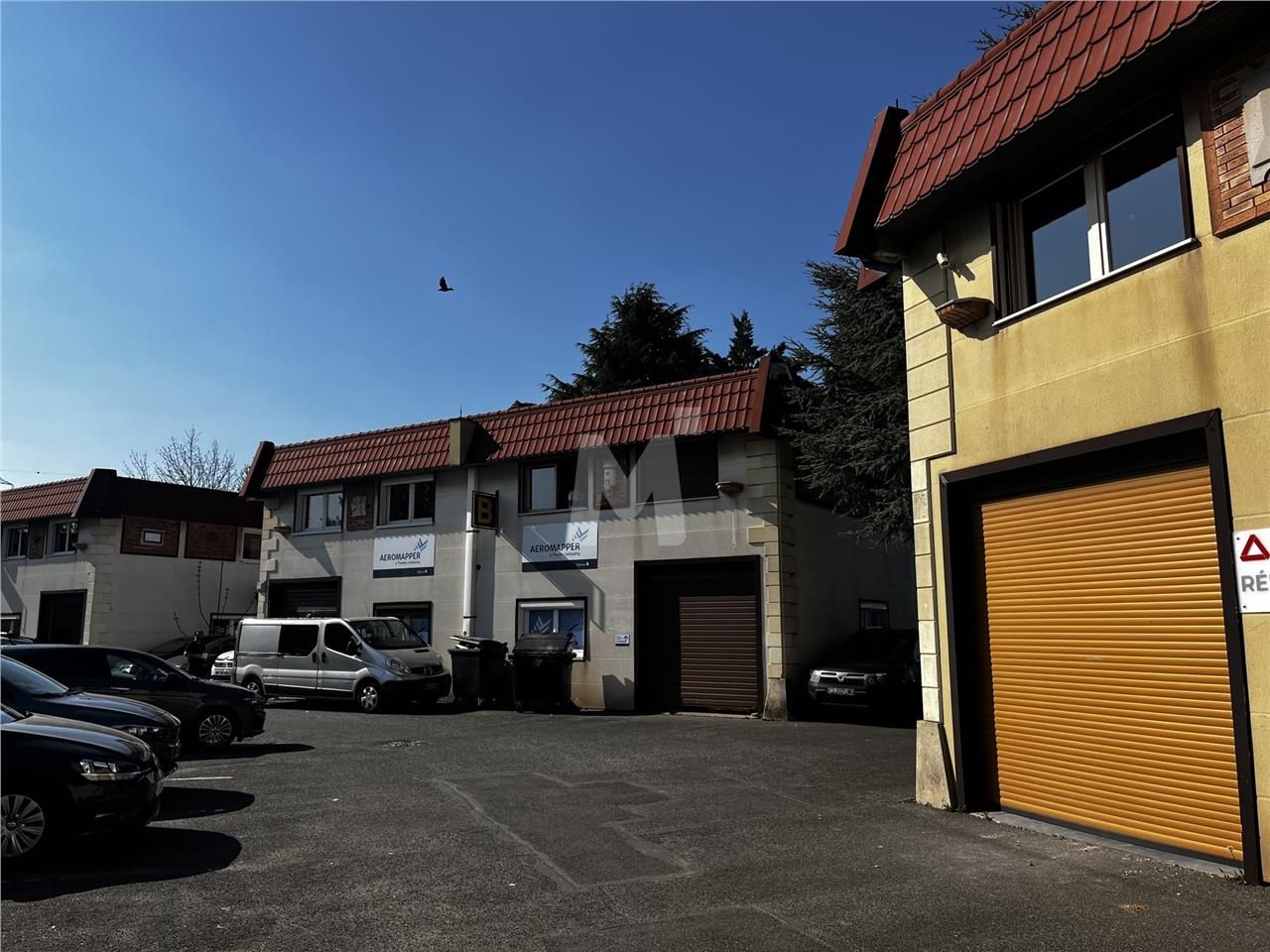 Près de l'autoroute A10 et de la Nationale 20, da