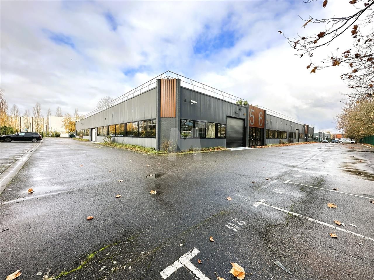 Au sein du parc Hightec 3 bénéficiant d'une belle