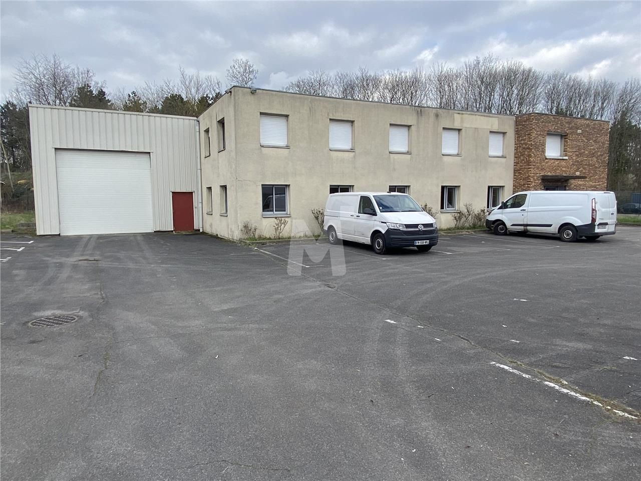 Rare sur le secteur! Nous vous proposons un bâtim