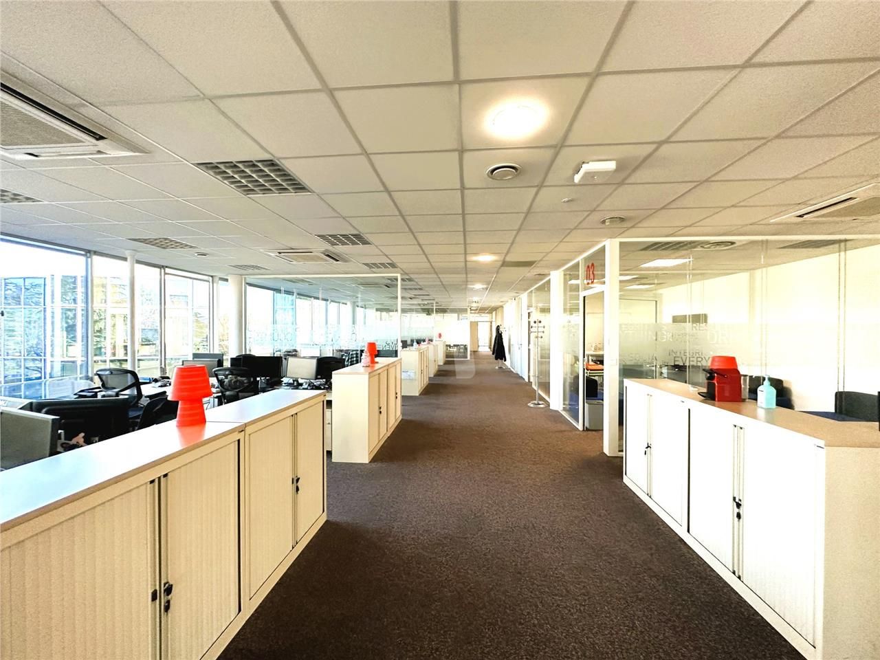 Dans un ensemble immobilier clos situé à proximit