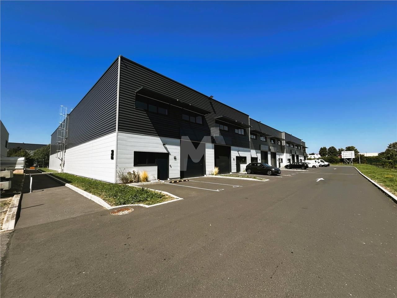 Aisément accessible depuis l'autoroute A5, nous v