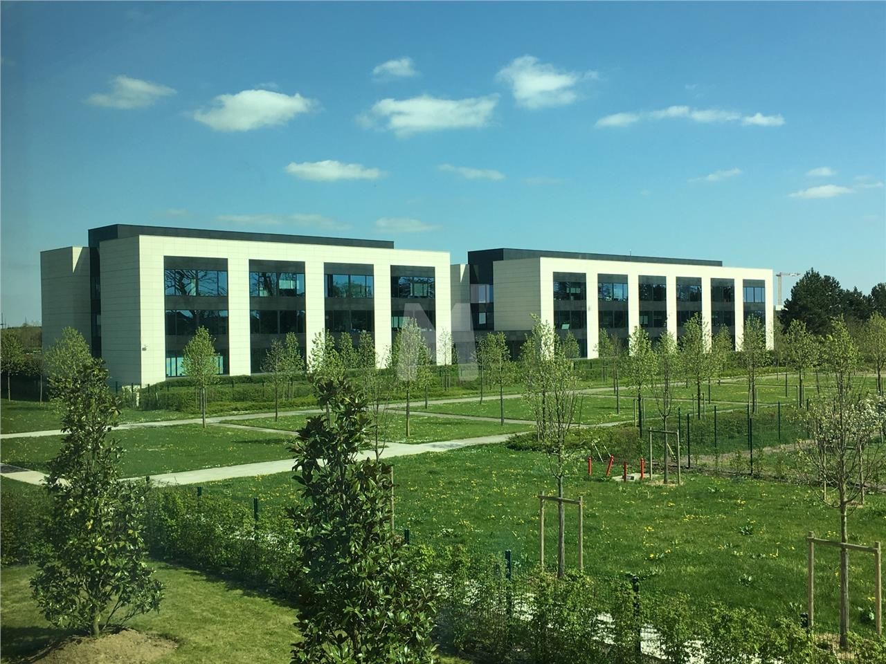 A proximité de l'autoroute A6 et de la Francilien