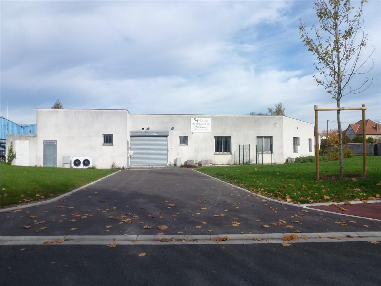 A proximité de l'autoroute A6 et de la Francilien