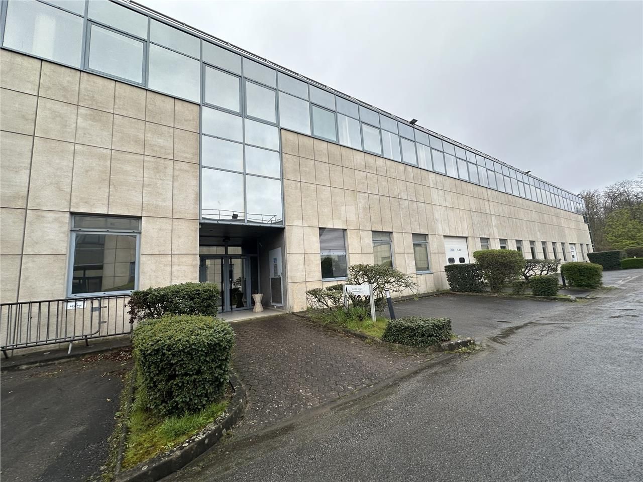 Au pied de l'autoroute A6, dans un programme immo