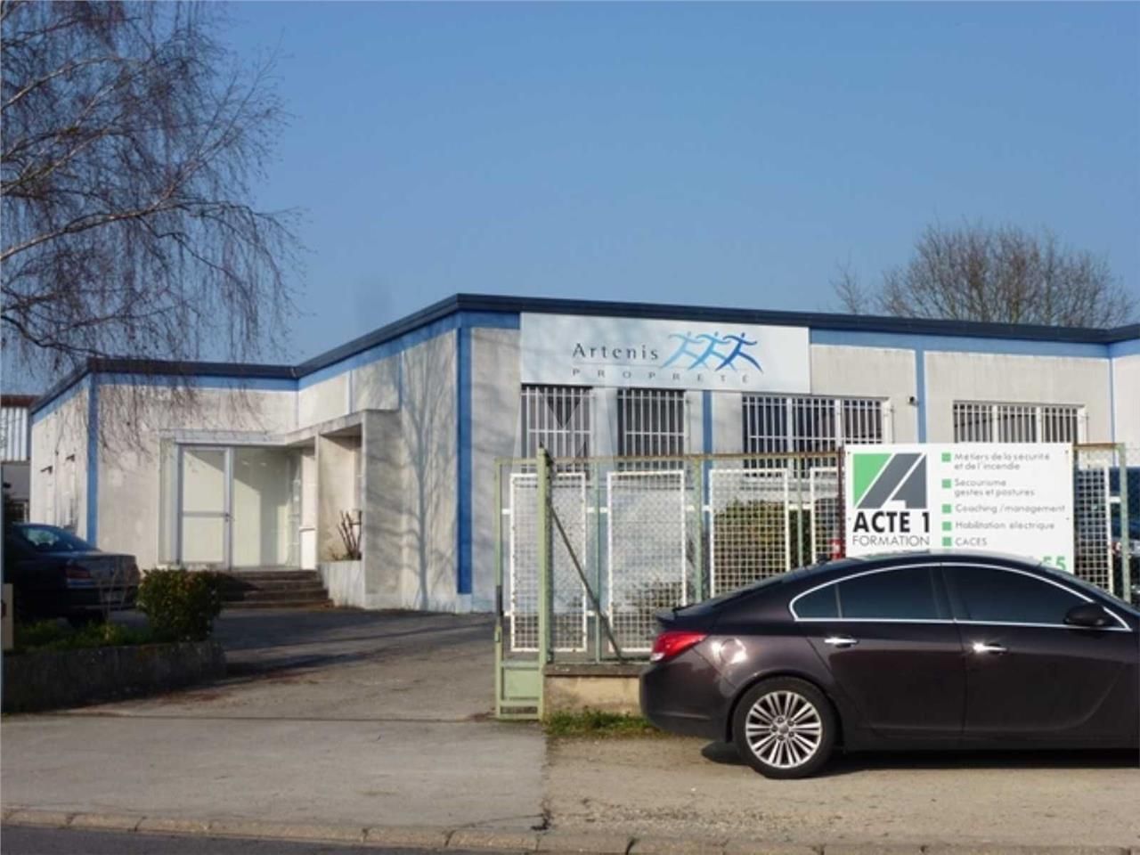 Dans la Zone Industrielle de Vaux-le-Pénil, à pro