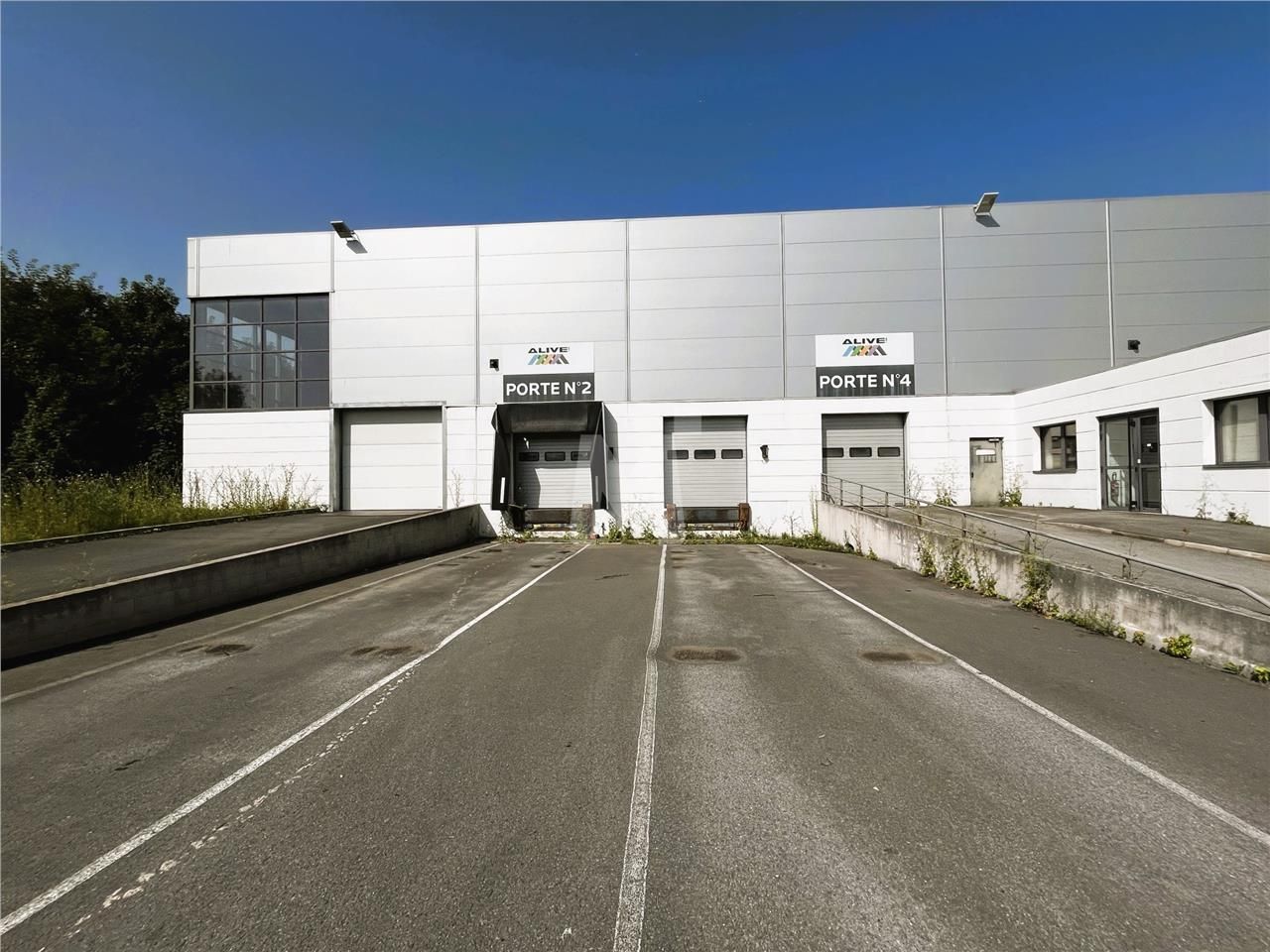 Sur un site clos et indépendant de 28 224 m² situ