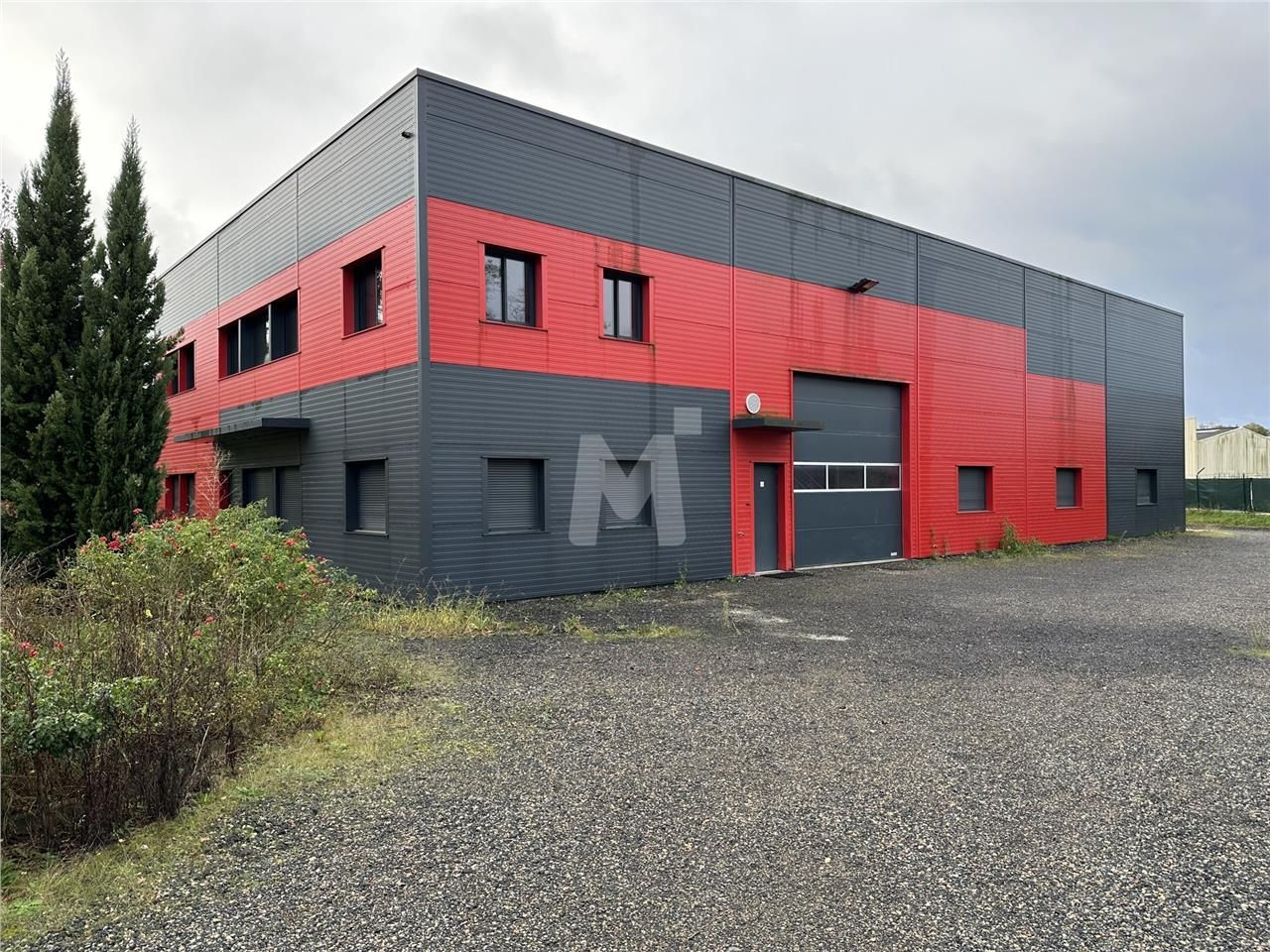 Nous vous proposons à la location un bâtiment ind