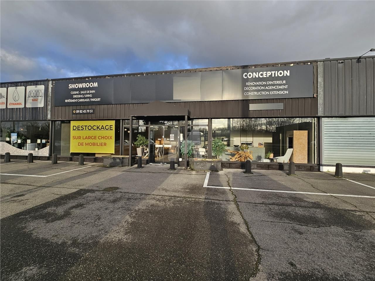 En façade de la Nationale 19, nous vous proposons