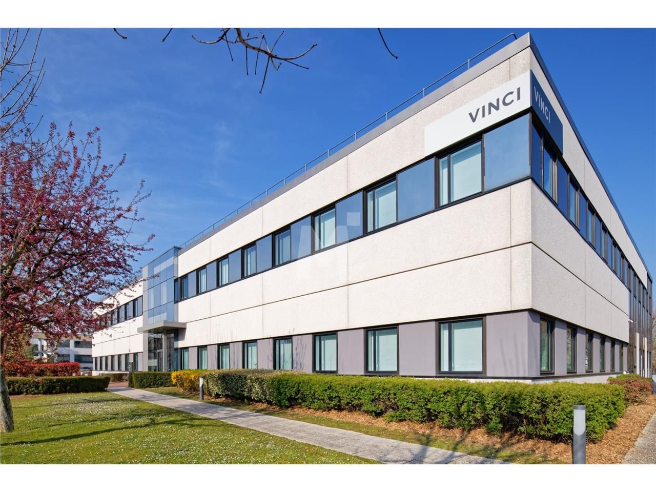 Au sein d'un parc sécurisé bénéficiant de service