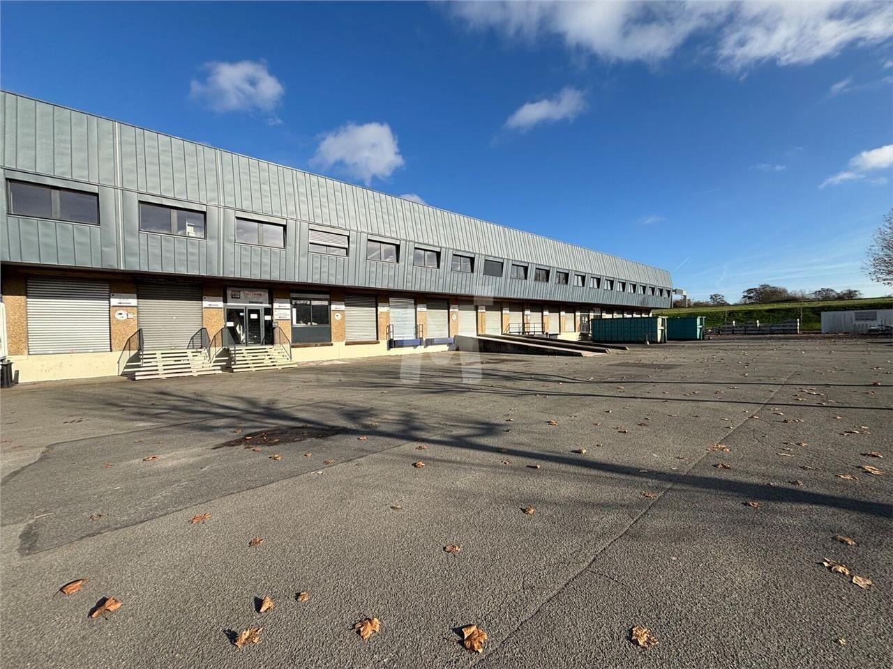 Au sein d'un parc logistique ICPE 1510, nous vous