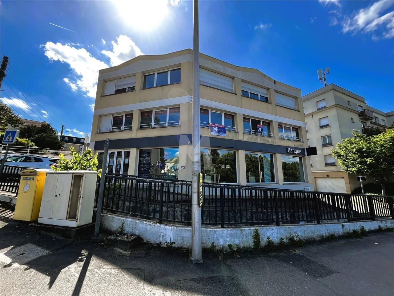 En bordure de Nationale 7, nous vous proposons à