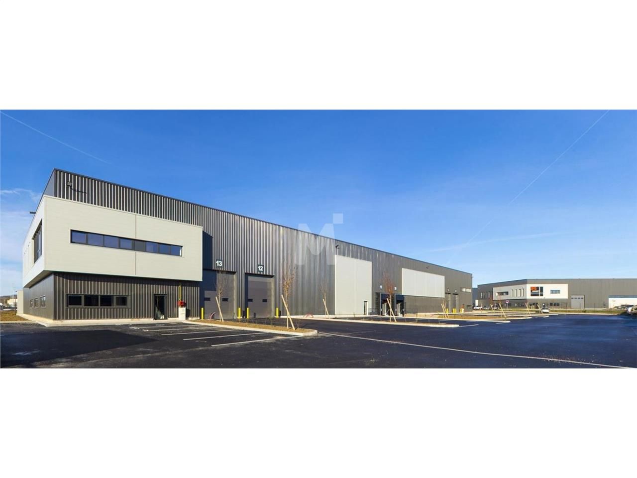 A proximité immédiate de la Francilienne (N104), 