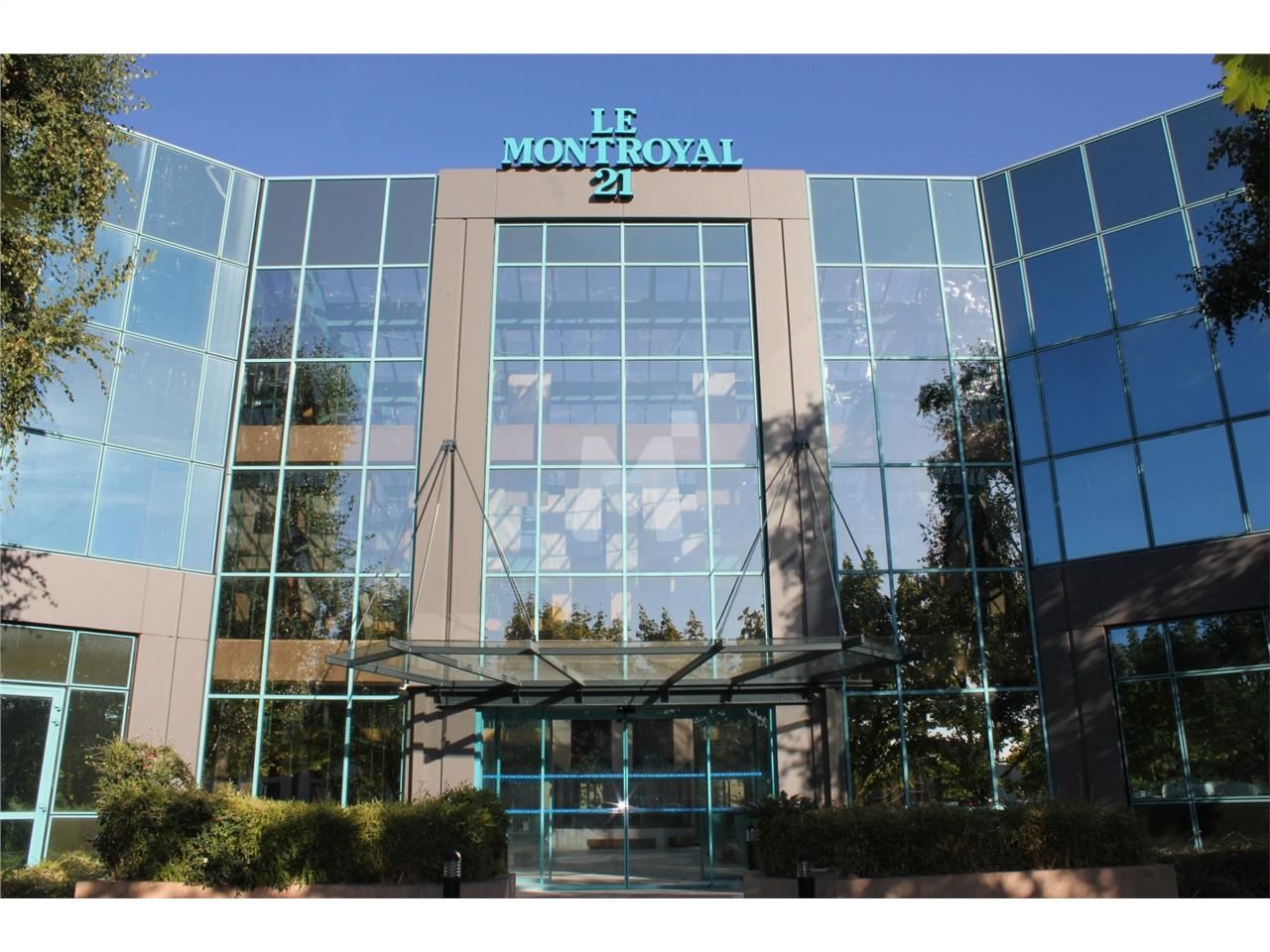 Au sein de la zone de Courtaboeuf, dans un immeub