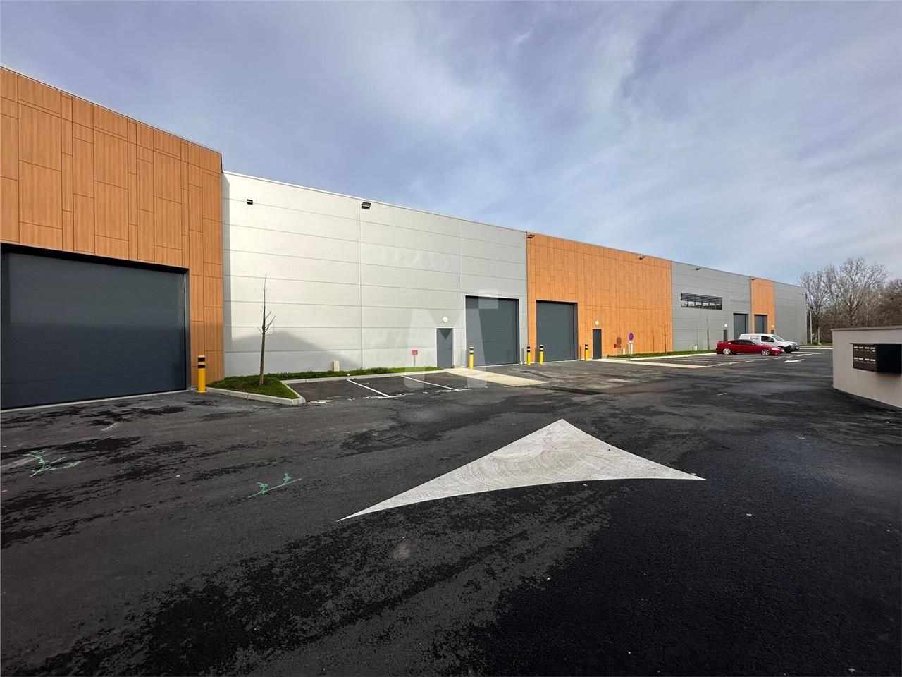 Aisément accessible depuis l'autoroute A6, nous v