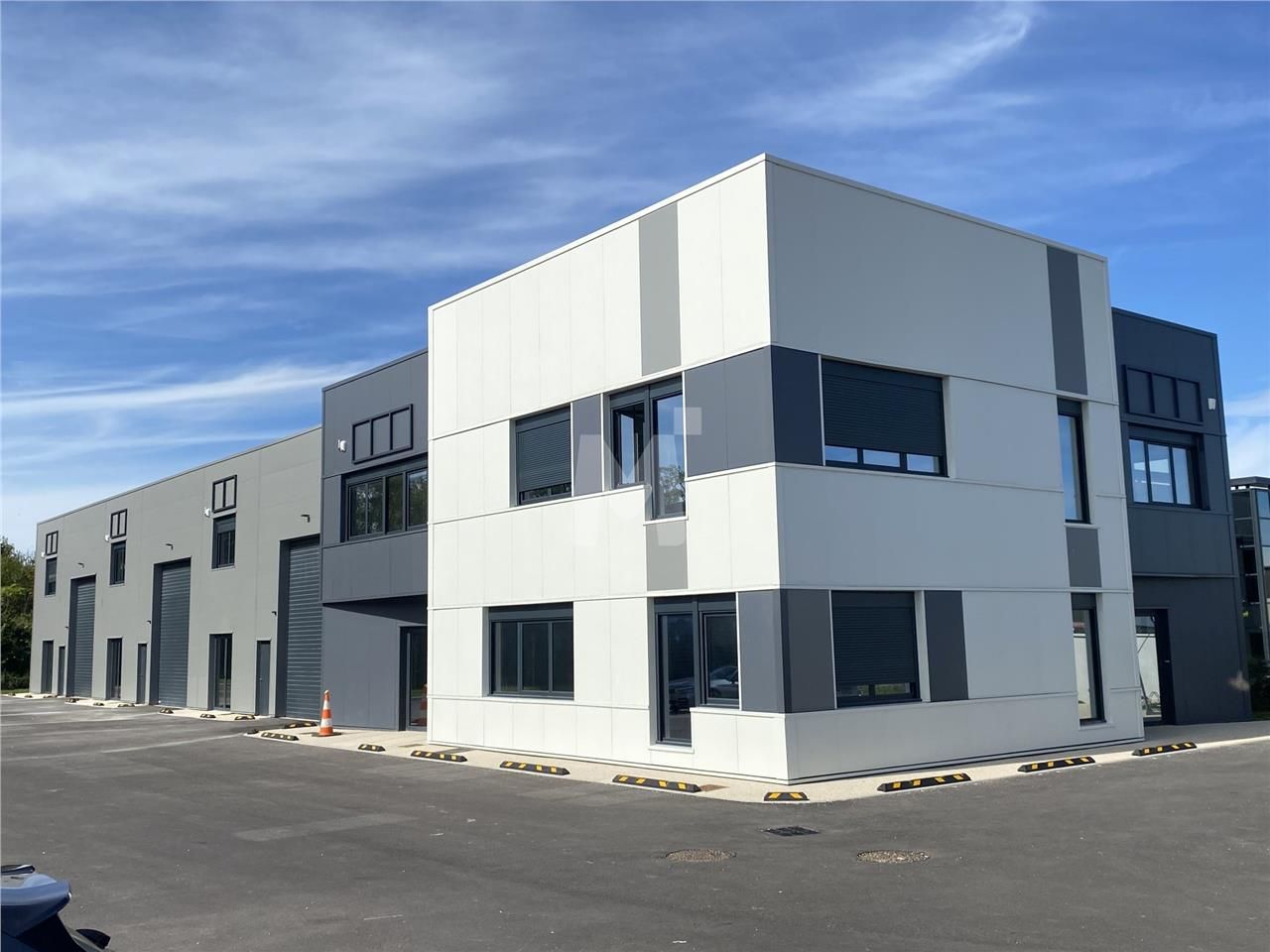 Au sein du Parc de la Clé Saint Pierre, dans un i